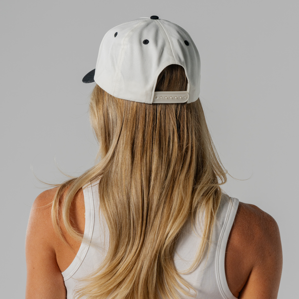 The HydroJug Hat D2